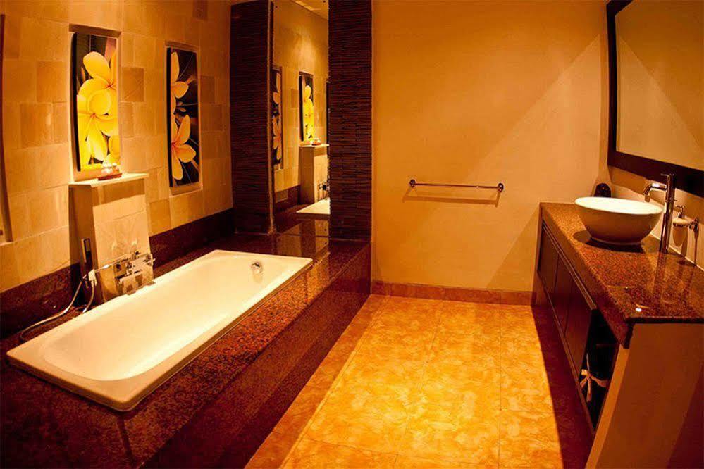 M Two Villas Seminyak ภายนอก รูปภาพ